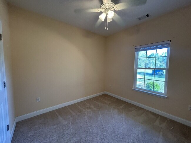 Building Photo - Home For Rent