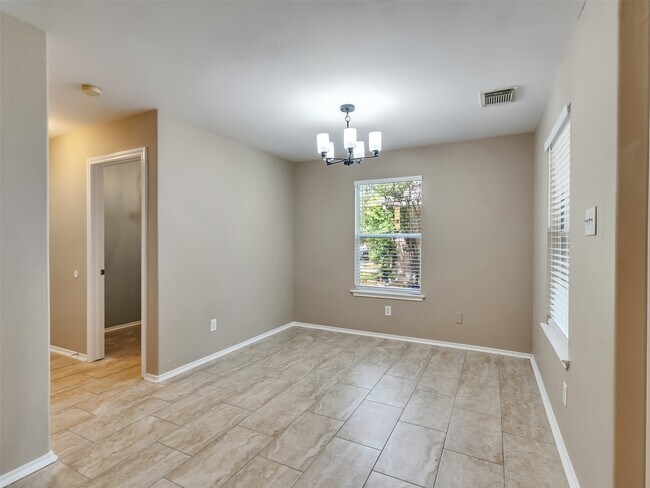 Building Photo - 34 W Sage Creek Pl