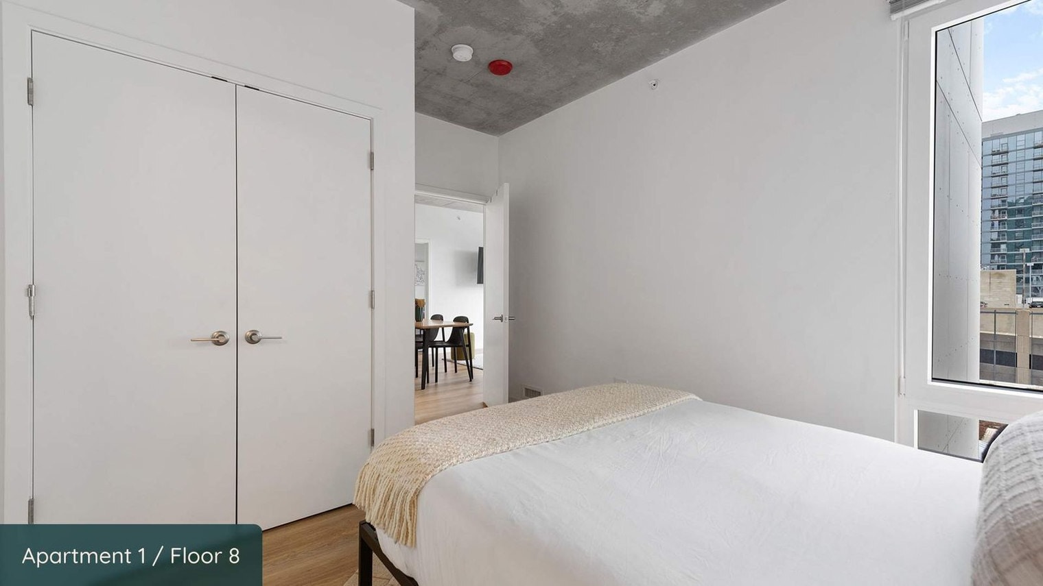 Building Photo - 853 W Blackhawk St