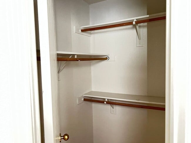 Building Photo - 2704 Alma Dr