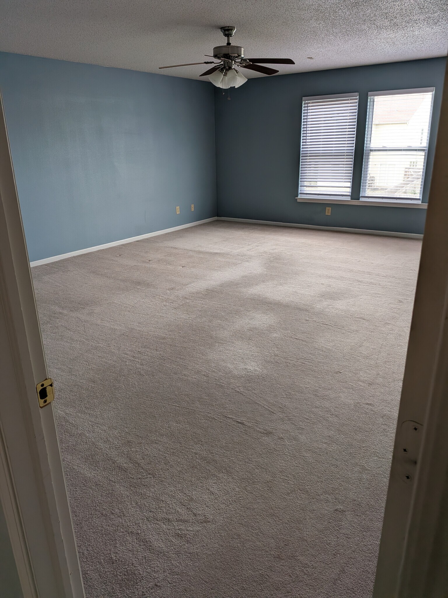Building Photo - 10418 Memorial Knoll Dr