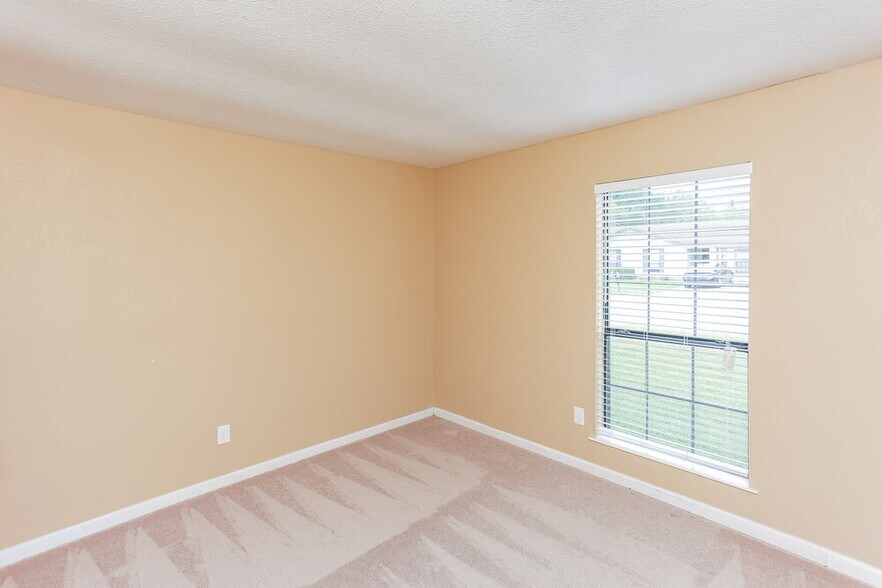 Building Photo - 1804 Primrose Ln