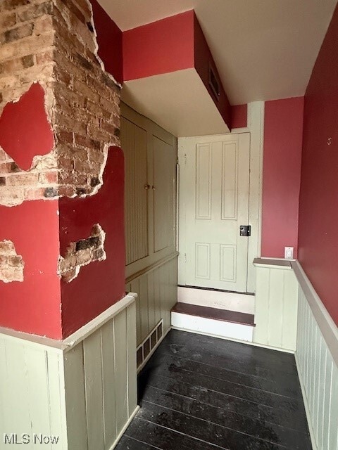 Building Photo - 208 N Clay St