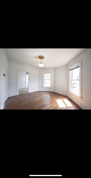Building Photo - 4626 E Washington St