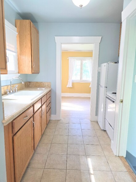 Building Photo - 506 N 3rd Ave