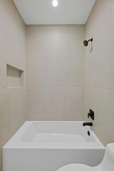 Building Photo - 1409 Valleyridge Dr