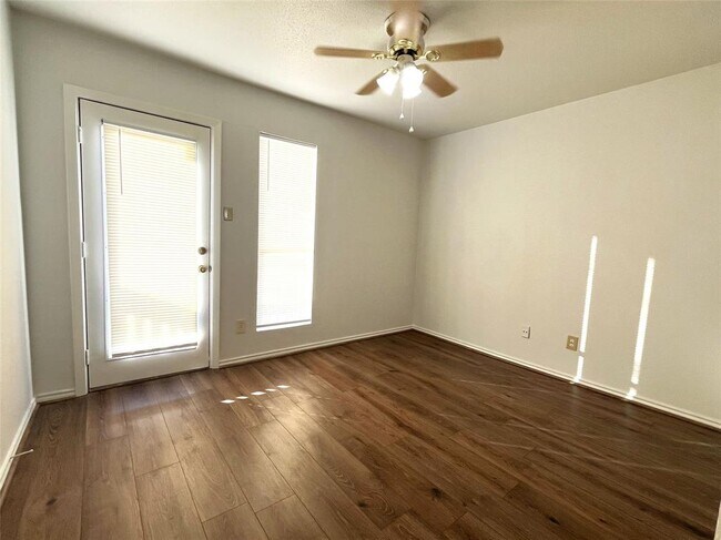 Building Photo - 12905 Woodforest Blvd
