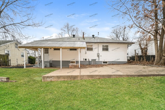 Building Photo - 8616 Elwyn Dr