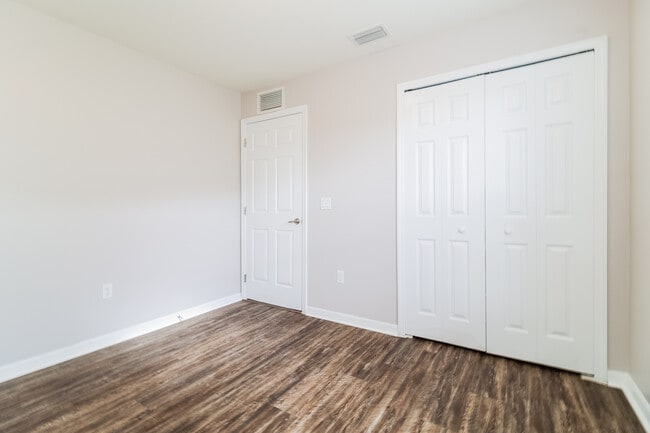 Building Photo - 3802 35th St SW