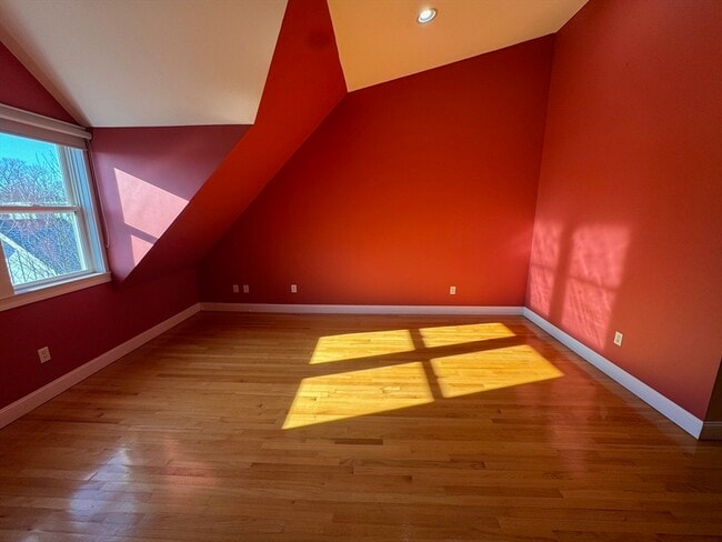 Building Photo - 10 Sherman Ct