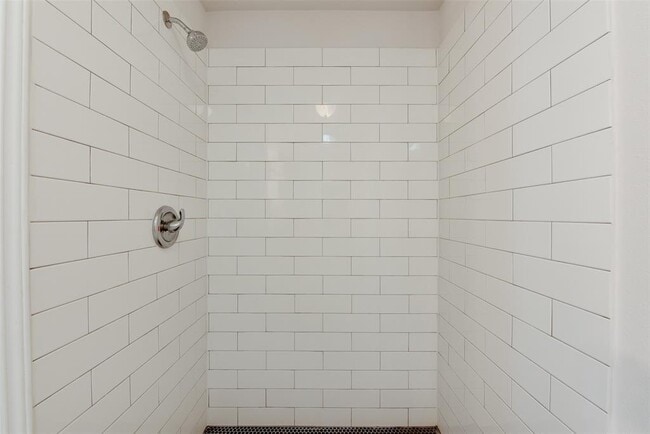 Building Photo - 5405 Groveton St
