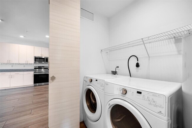 Building Photo - 3265 Bird Ave