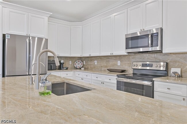 Building Photo - 15550 Pascolo Ln