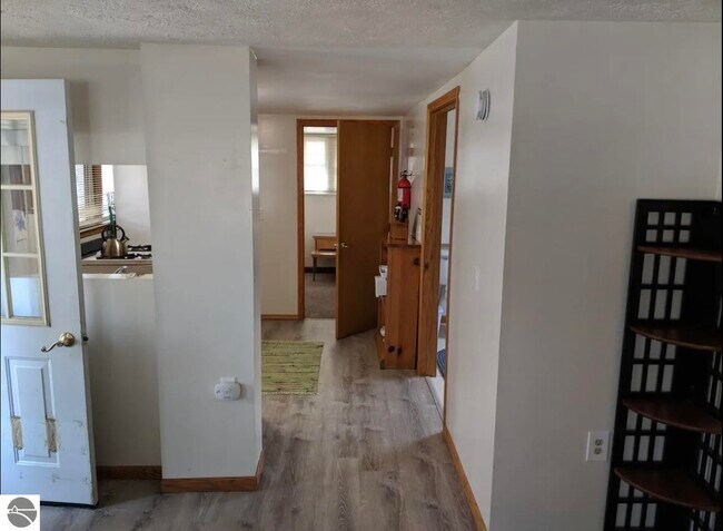 Building Photo - 855 E Front St