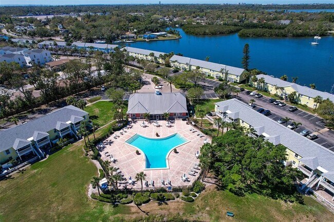 Building Photo - 213 Sea Horse Dr SE