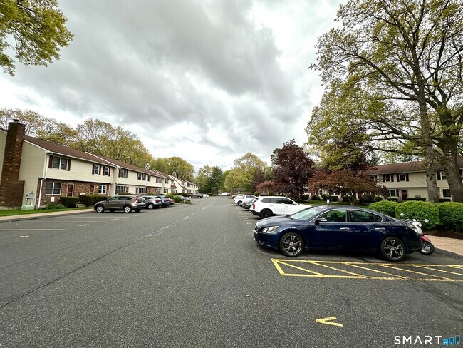 Building Photo - 10 Windwood Dr