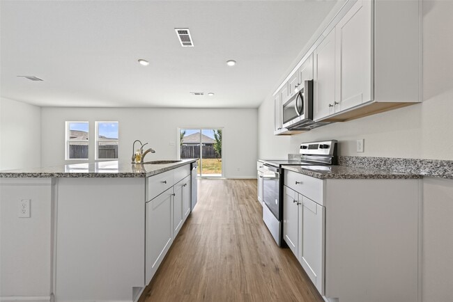 Building Photo - 654 Amesbury Rd