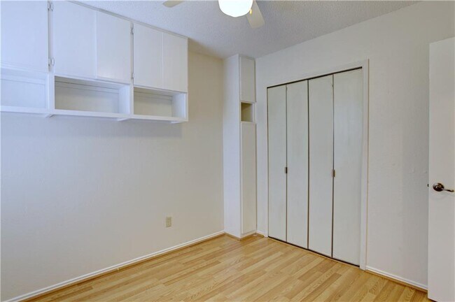 Building Photo - 5910 Jacob Glen