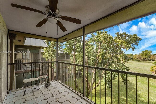 Building Photo - 6101 N Falls Cir Dr