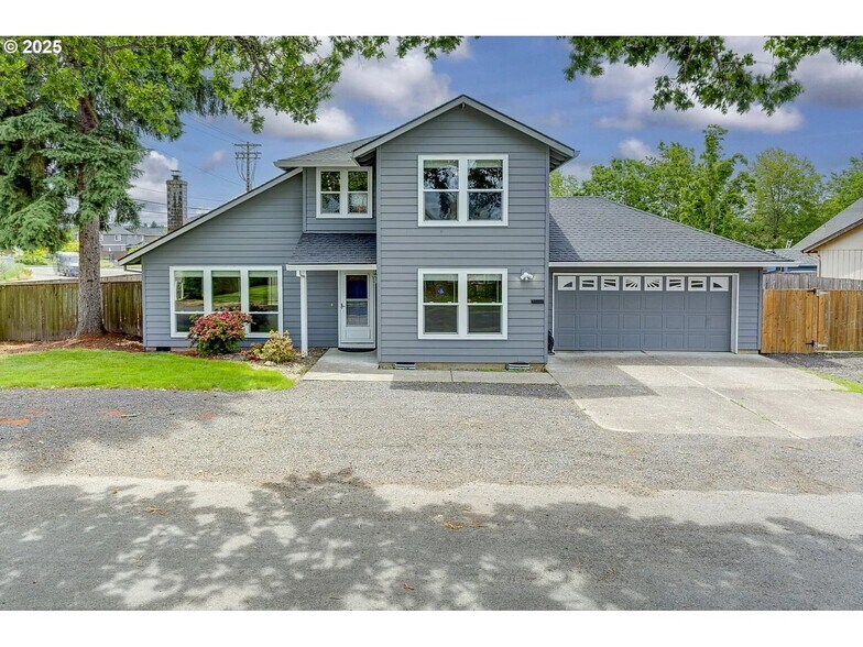 Primary Photo - 3017 SE Brookwood Ave