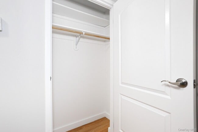 Building Photo - 21 E Central Ave