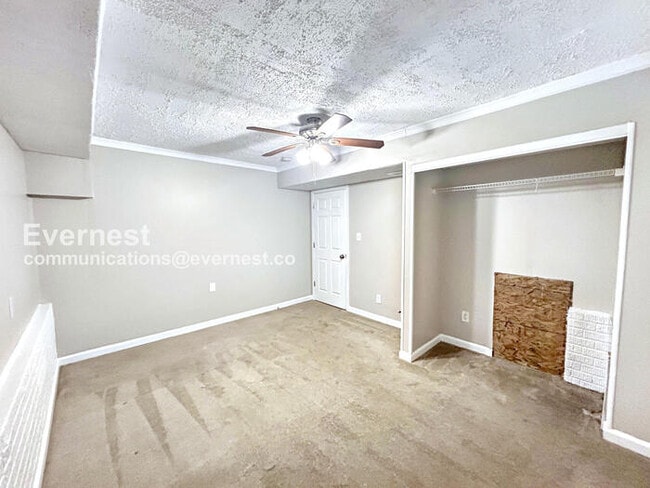 Building Photo - 320 Ashley Woods Dr