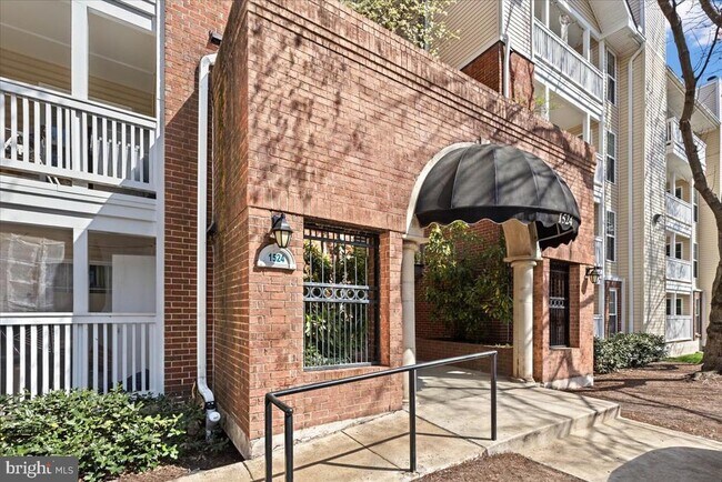 Building Photo - 1524 Lincoln Way