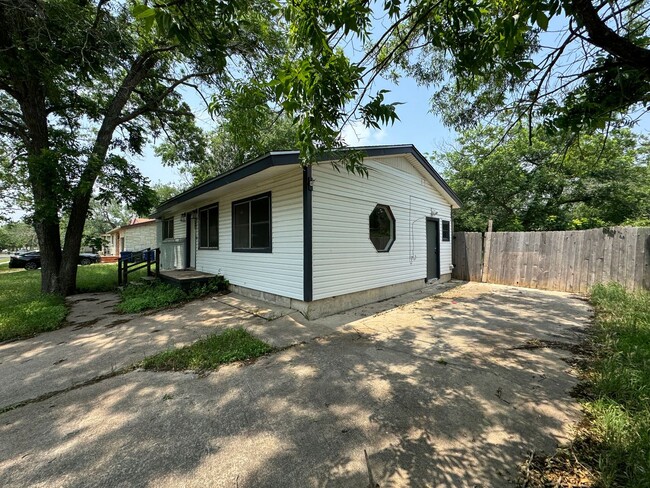Building Photo - 3-Bedroom House for Rent in Copperas Cove