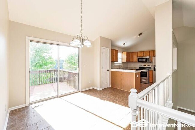 Building Photo - 3 Bedroom/ 2 Bath Home in Gardner! Availab...