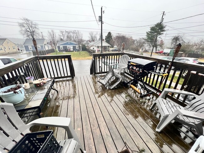 Building Photo - Radford, 3 BR / 1.5 BA, Available for the fall term