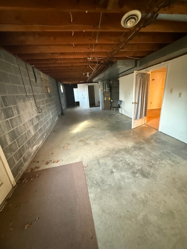 Building Photo - 1755 Holland Cliffs Rd