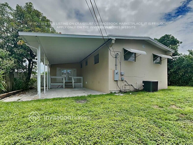 Building Photo - 7925 SW 22nd St