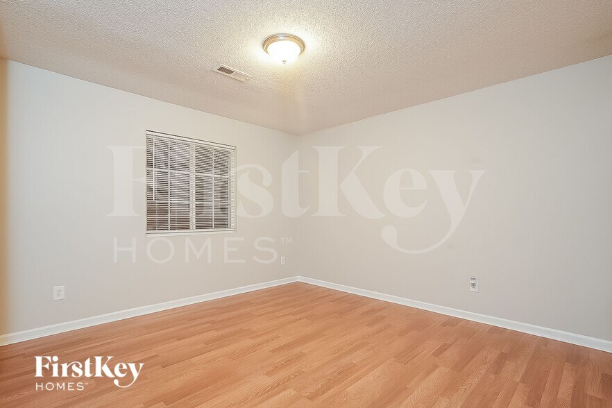 Building Photo - 5701 Yachtsman Ct