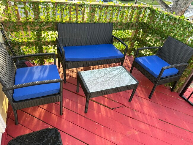 Building Photo - 3826 W 9th St