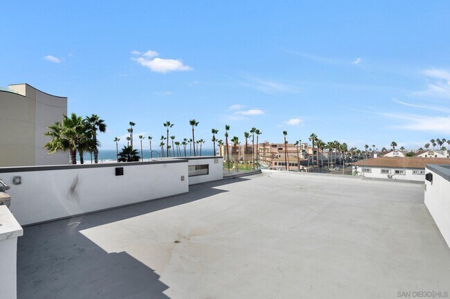 Building Photo - 134 Palm Ave