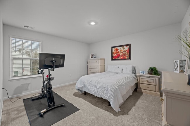 Building Photo - 301 Ginger Dr