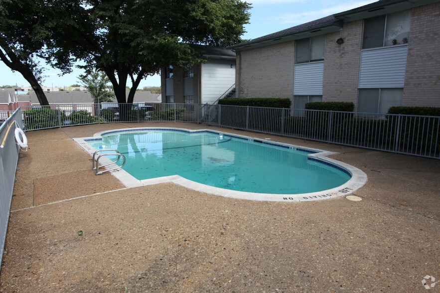 Casa Hills at Dallas West 4105 S Cockrell Hill Rd Dallas TX 75236