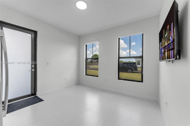 Building Photo - 32206 SW 196th Ave