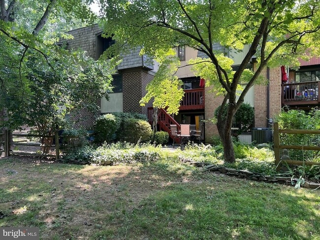 Building Photo - 9547 Fern Hollow Way