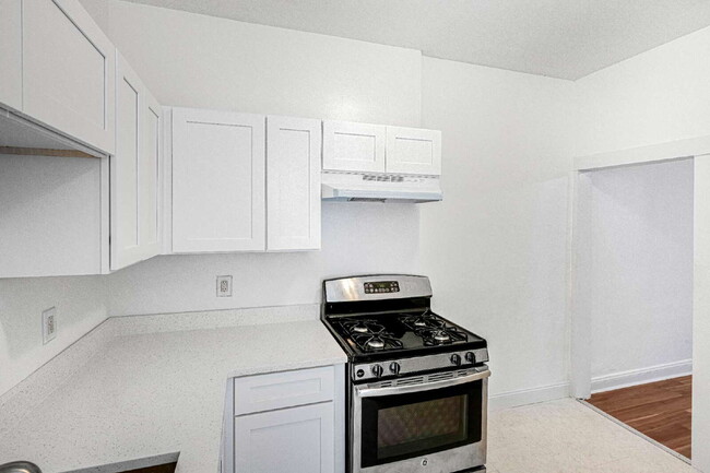 Building Photo - SECTION 8 WELCOME!
