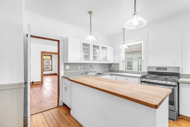 Building Photo - 21 Biltmore St