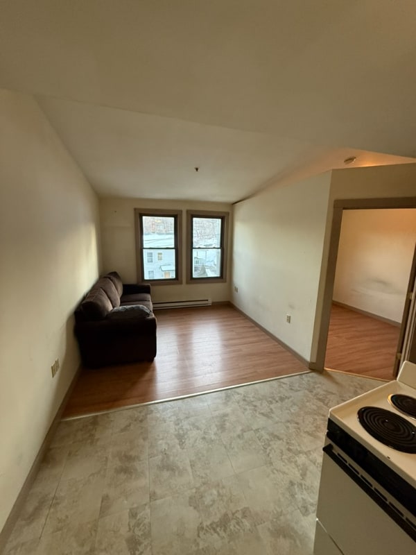 Building Photo - 279 N Main St