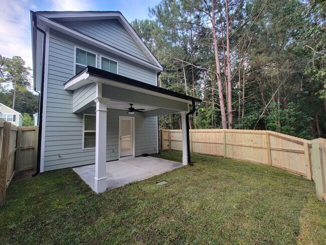 Building Photo - 178 Village Run