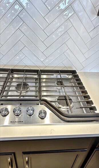 Building Photo - 5992 N Fulton St