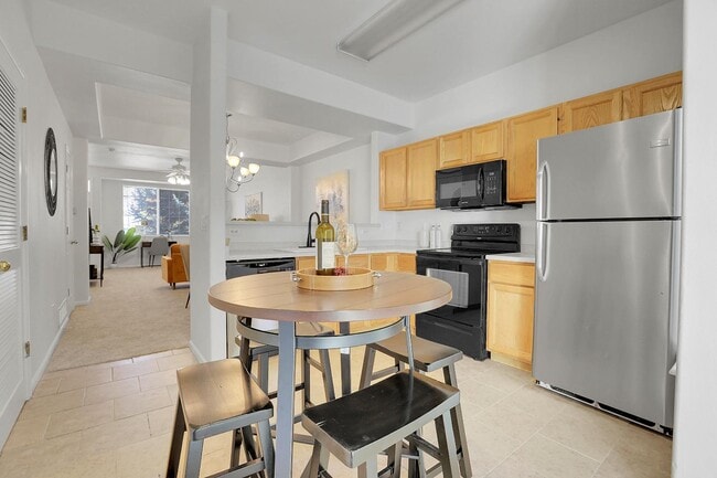 Building Photo - 9643 W Chatfield Ave