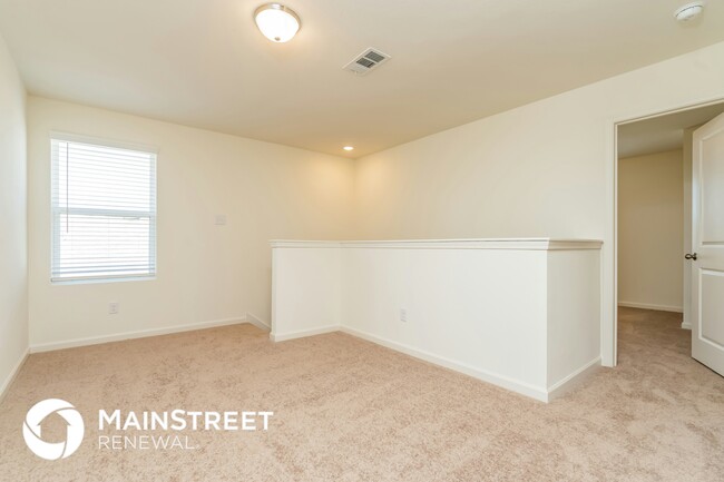 Building Photo - 453 Canoe Way