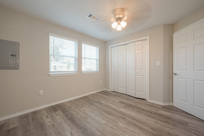 Building Photo - 1547 Garden Rd