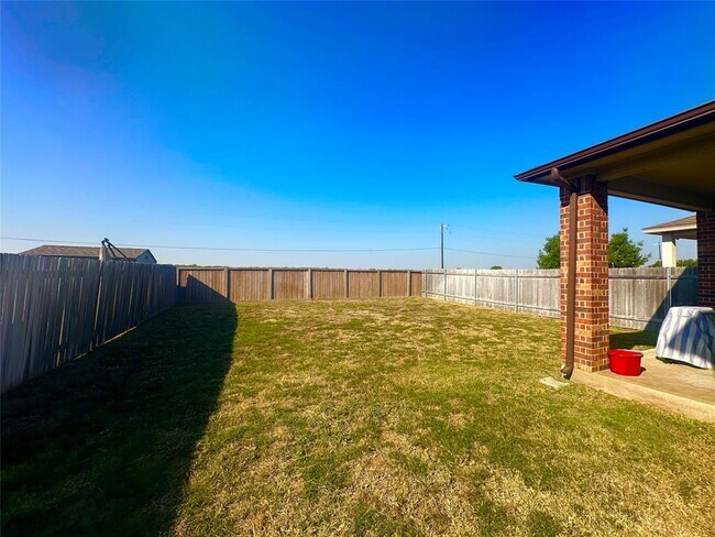 Building Photo - 123 Adeline Dr