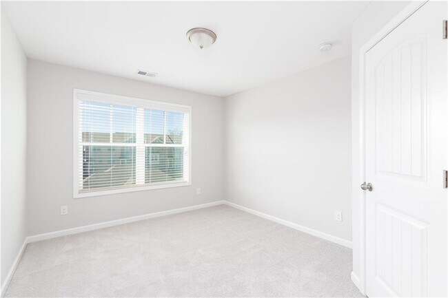 Building Photo - 770 Sunset Park Dr