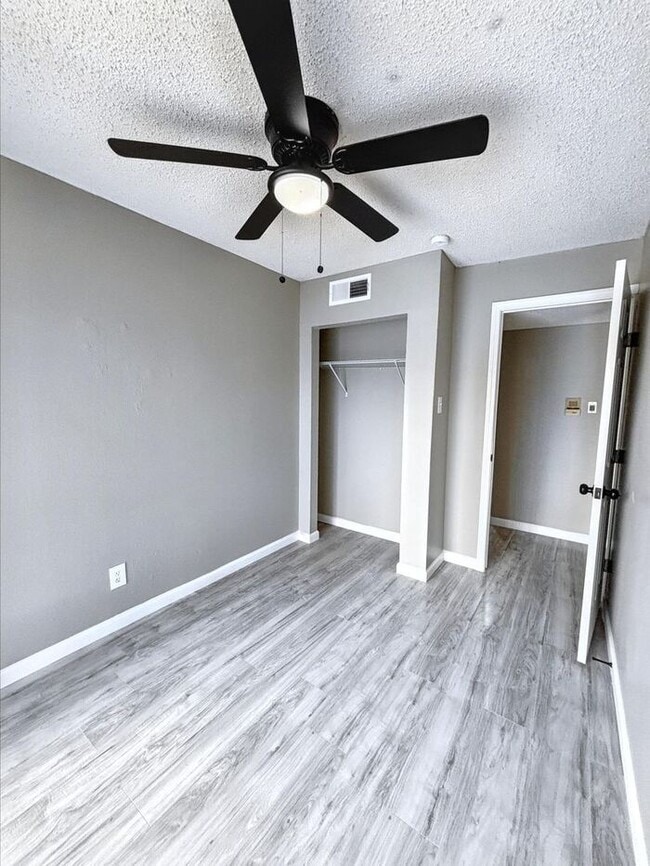 Building Photo - Lovely 2-Bedroom Condo with Modern Comfort...